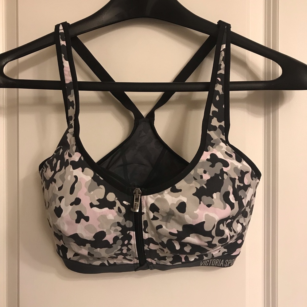 Never Been Worn VIctoria’s Secret Sports Bra